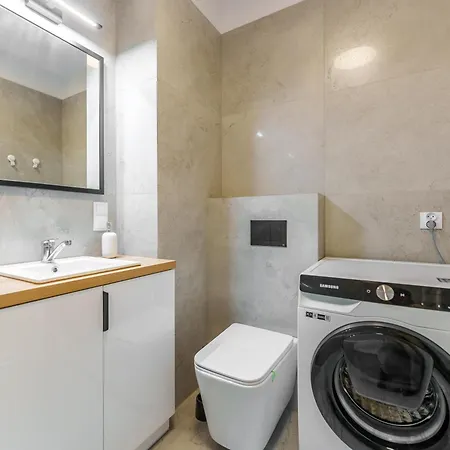 Διαμέρισμα Promenada - Fredry 2 *